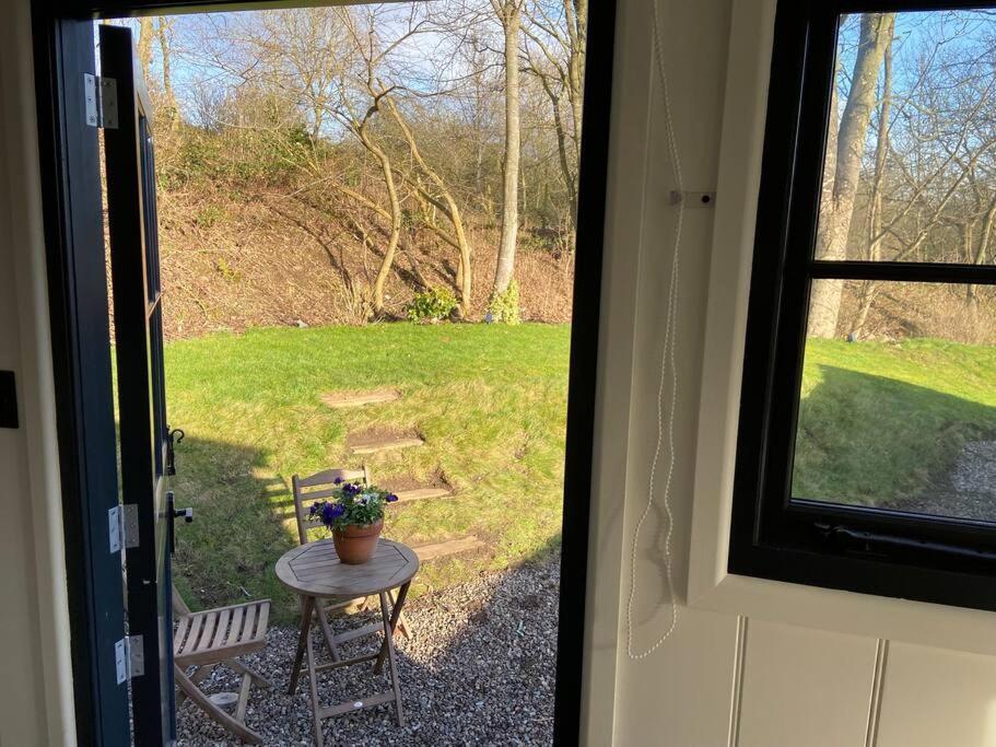 Peaceful Shepherd'S Hut In Beautiful Countryside. Linlithgow Exterior photo